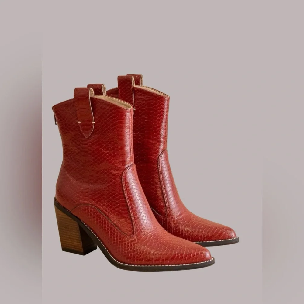 Rodeo Ruby Paneled Western Boots - Picture 2 of 13